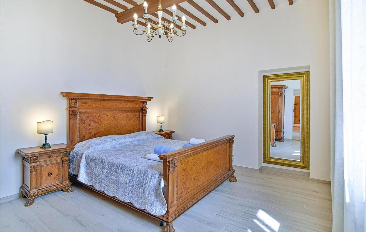 1 Bedroom Gorgeous Apartment In Ареццо Екстер'єр фото