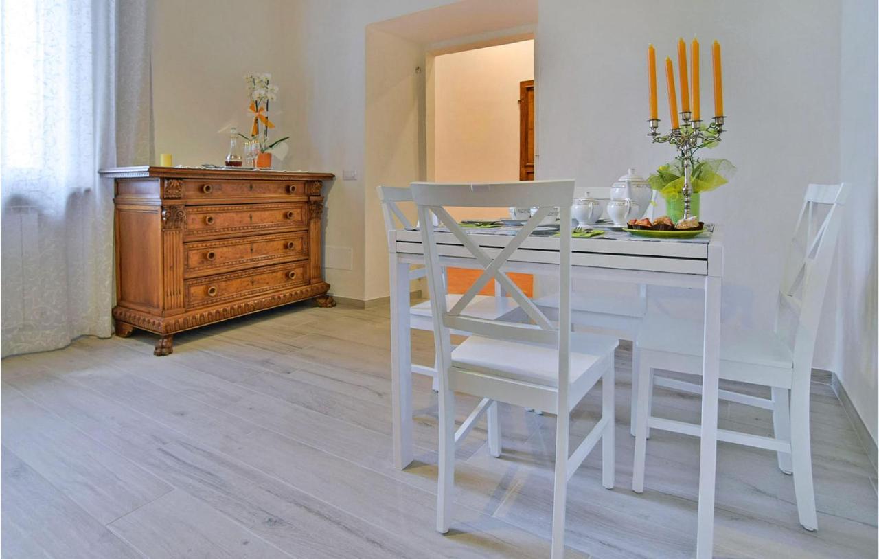 1 Bedroom Gorgeous Apartment In Ареццо Екстер'єр фото