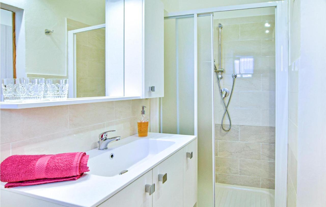 1 Bedroom Gorgeous Apartment In Ареццо Екстер'єр фото